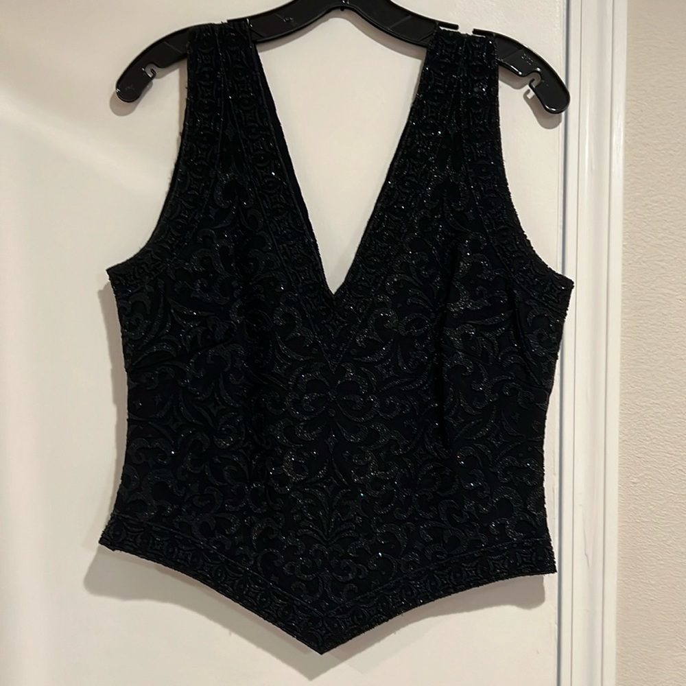 Tadashi sexy, black sequin top